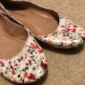 Adorable floral flats